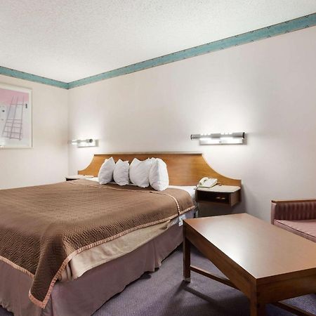 Rodeway Inn Gallup Bagian luar foto