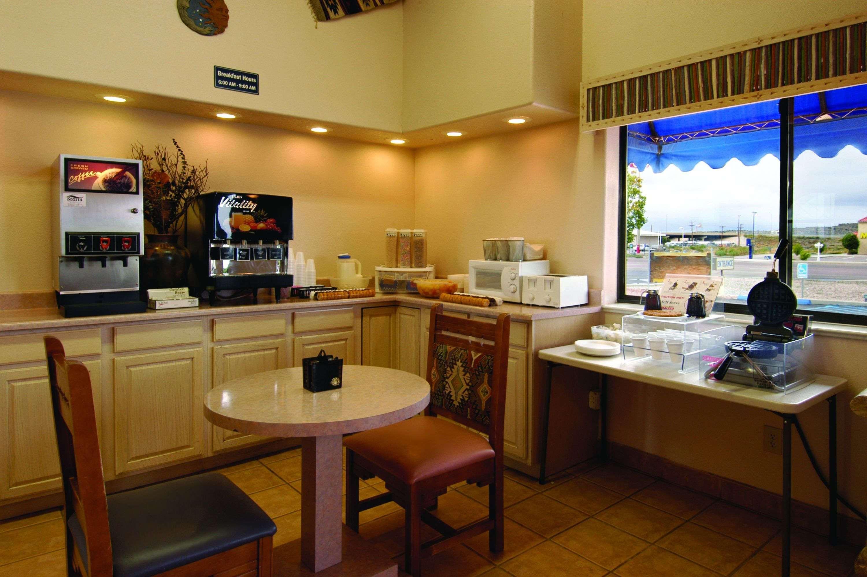 Rodeway Inn Gallup Bagian luar foto