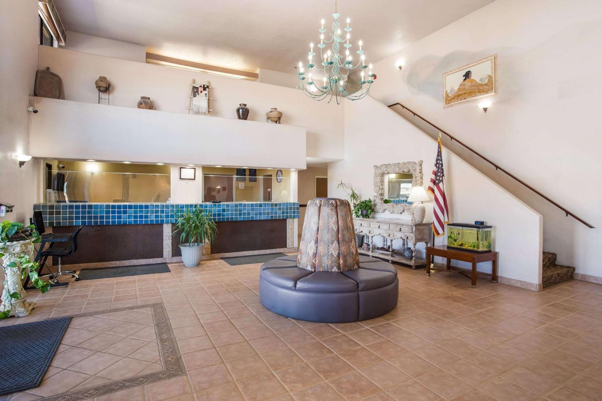 Rodeway Inn Gallup Bagian luar foto