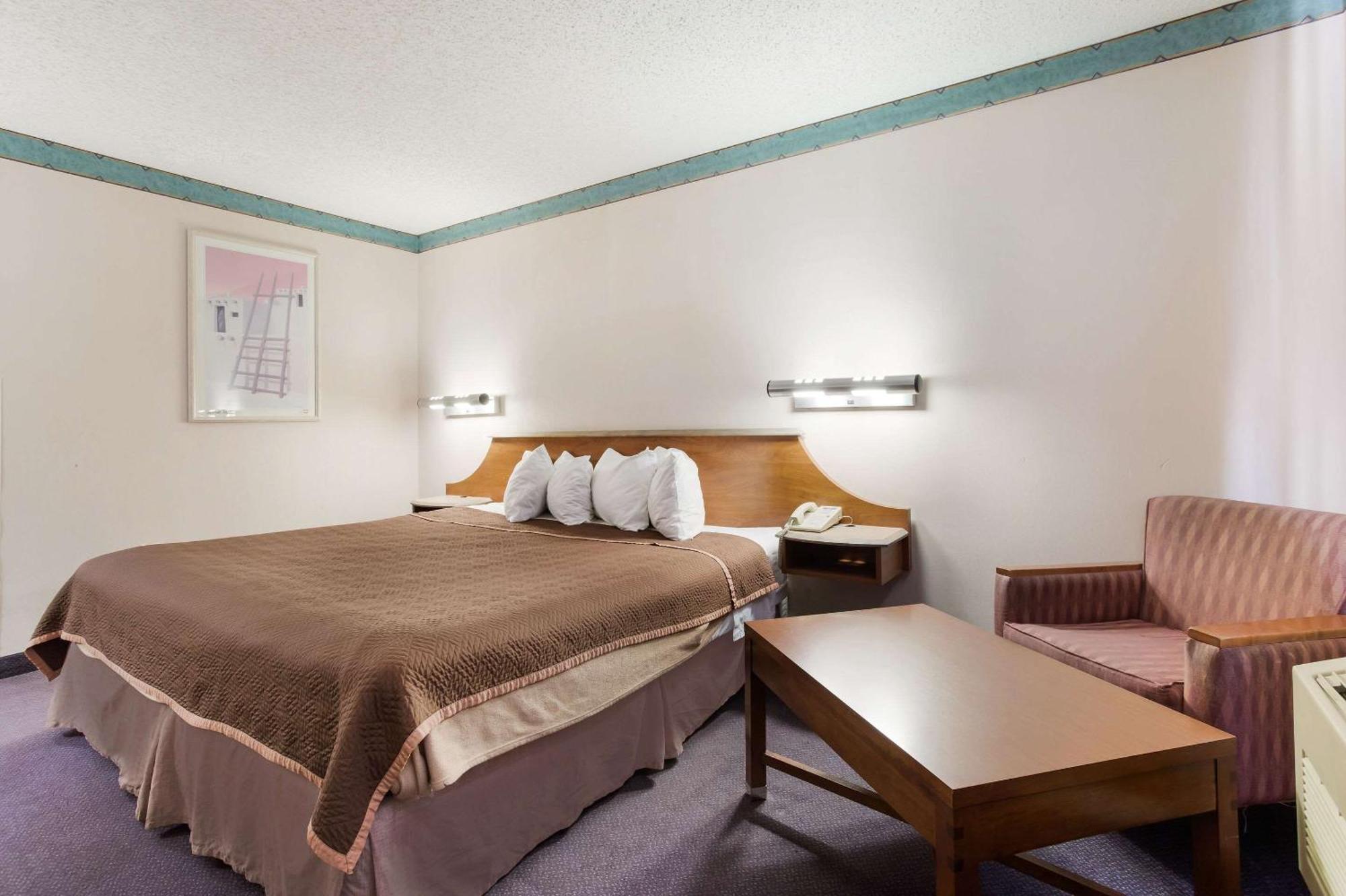 Rodeway Inn Gallup Bagian luar foto