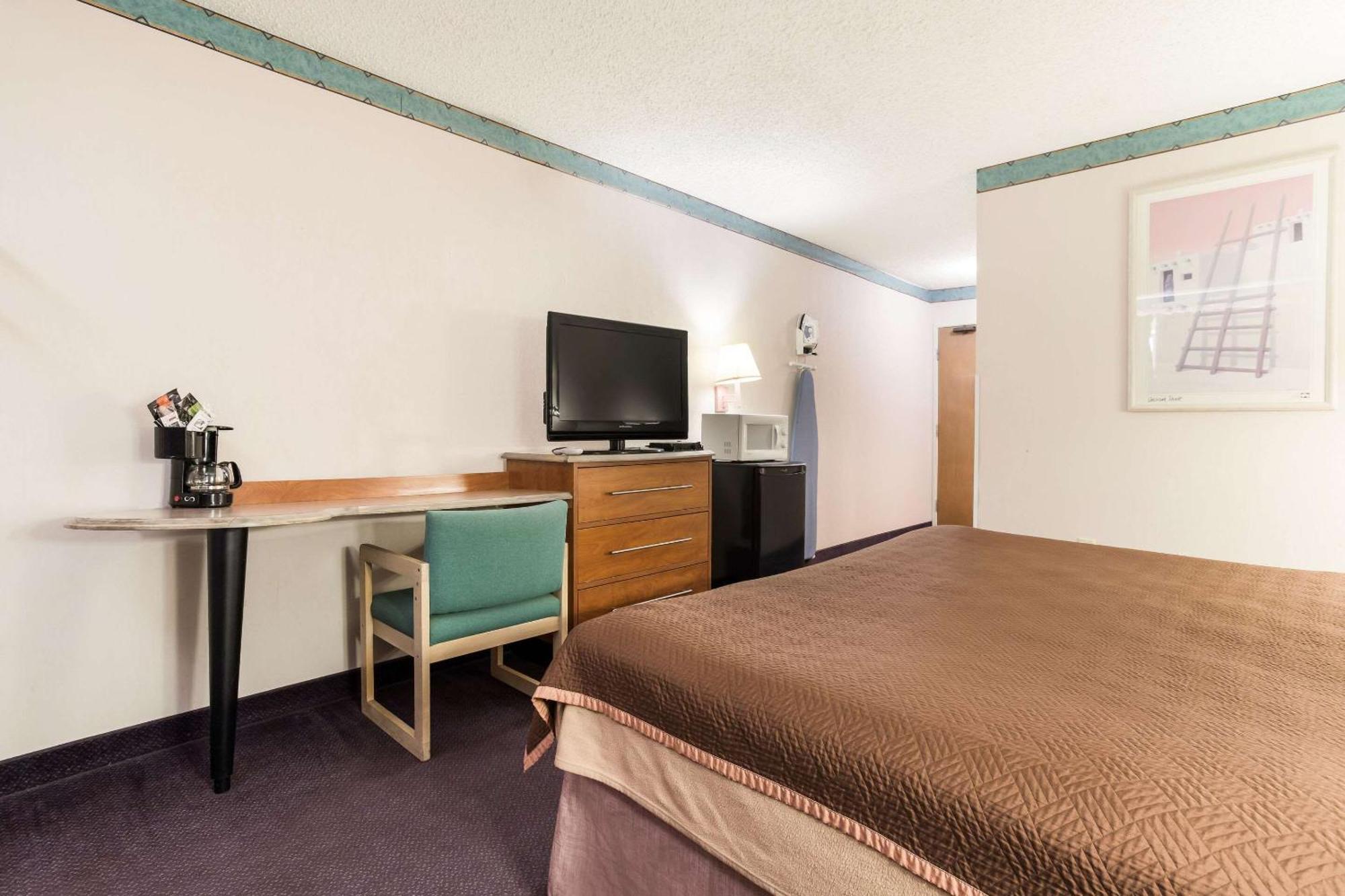 Rodeway Inn Gallup Bagian luar foto