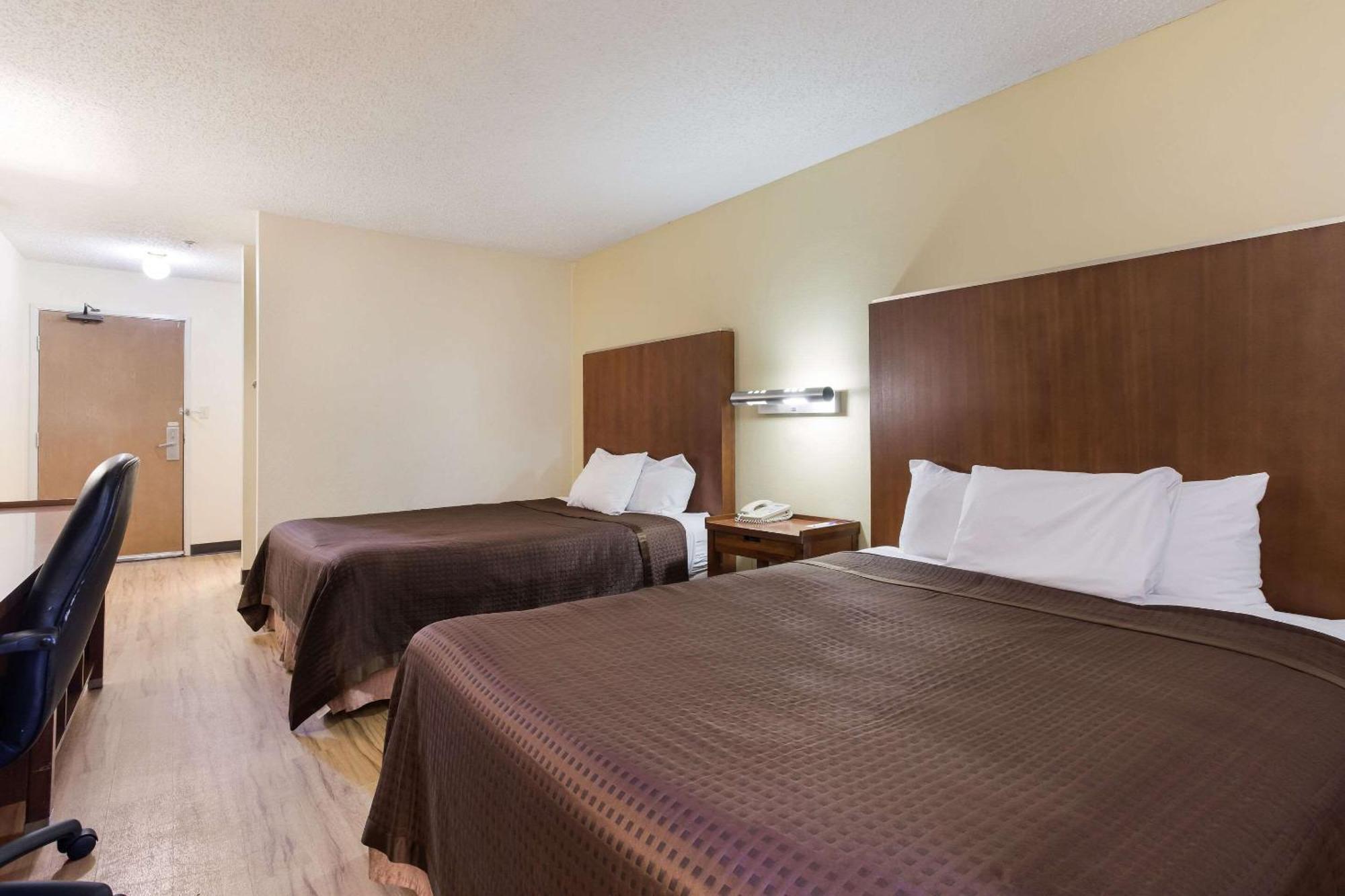 Rodeway Inn Gallup Bagian luar foto